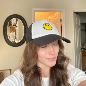 Smiley Face Black and White Snap Back Trucker Hat — OS